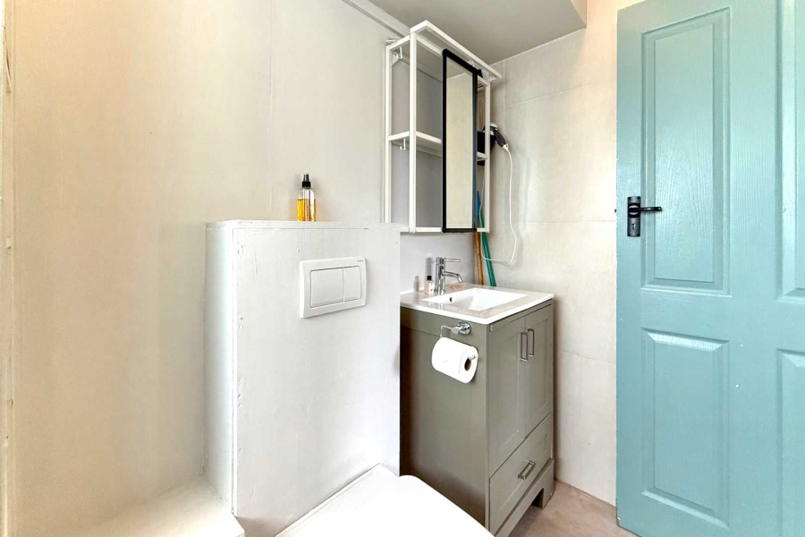 0 Bedroom Property for Sale in Sea Point Western Cape